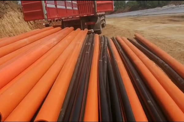 新鄉(xiāng)MPP電力管配送到貨.jpg 新鄉(xiāng)MPP電力管配送到貨.jpg